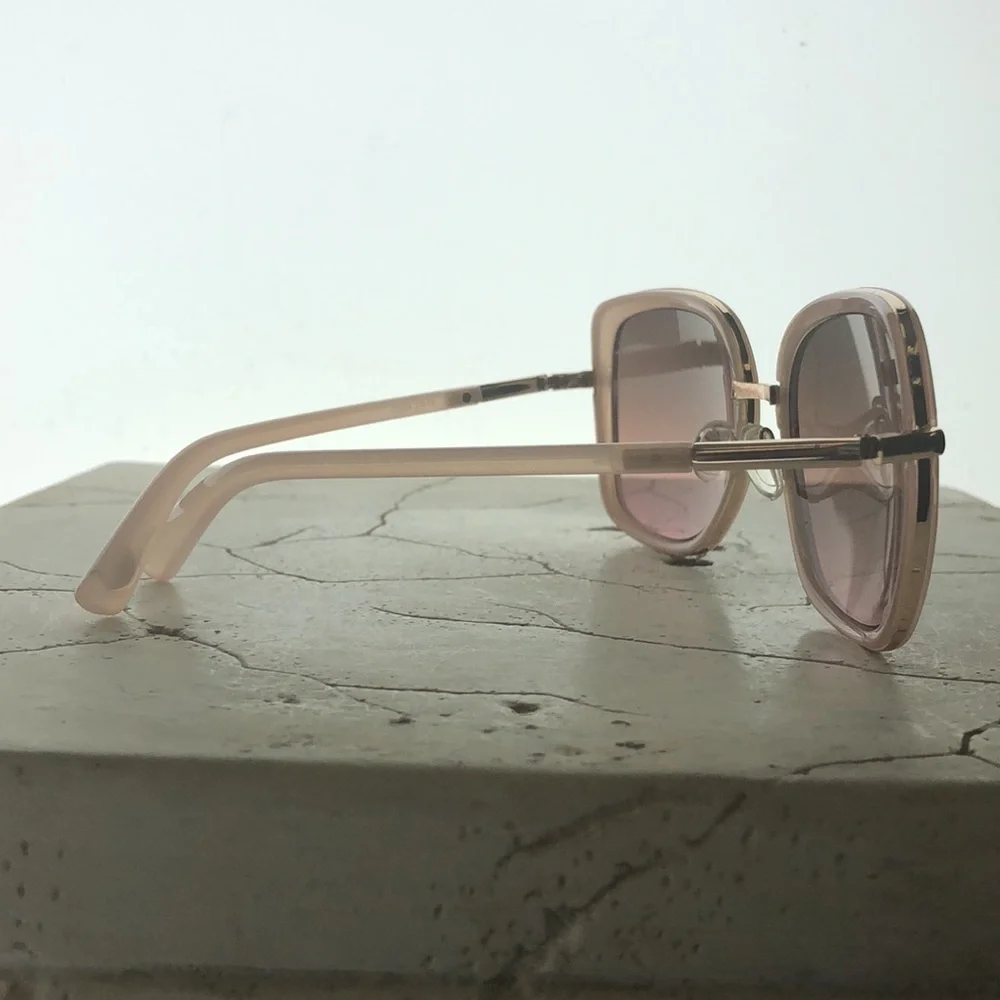 Oscar DeLa Renta Square Light Pink Slim Arm Two Tone Tint - Picture 6 of 6